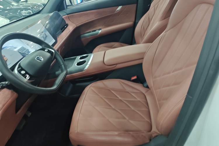 Used CHANGAN CS75 PLUS 2025 4th Generation 1.5T New Blue Whale Smart Luxury Edition Left Front Seat