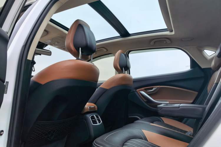 Used Soueast DX7 2018 1.5T Automatic Luxury Model