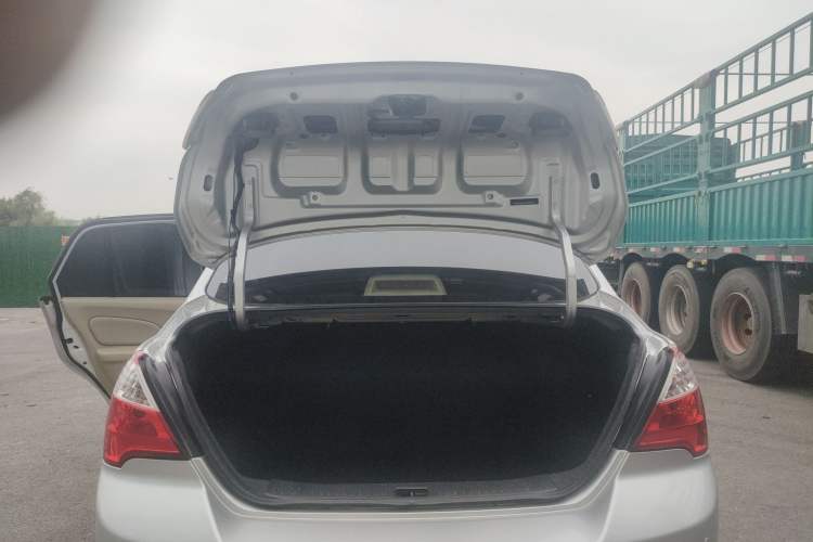 Used Venucia D50 2013 1.6L Manual Luxury Edition
