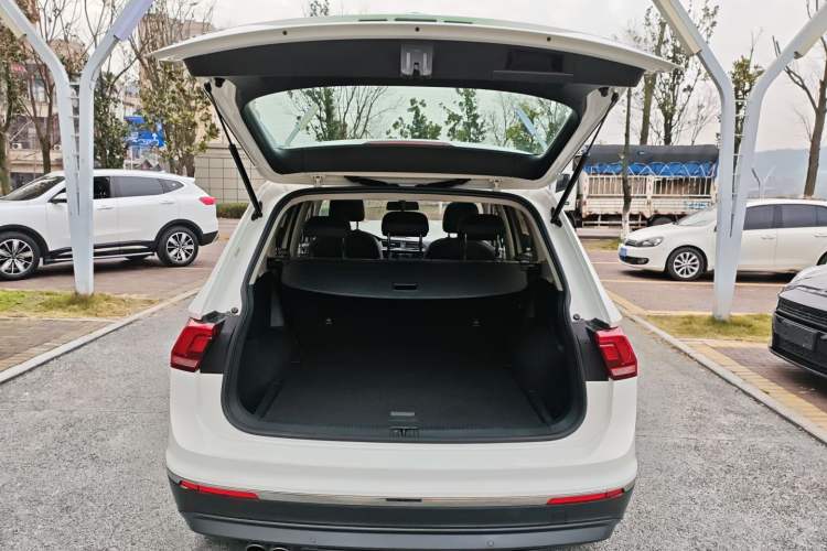 Used Volkswagen Tiguan L 2019 330TSI Automatic Two-Wheel Drive Panoramic Comfort Edition China VI Standard