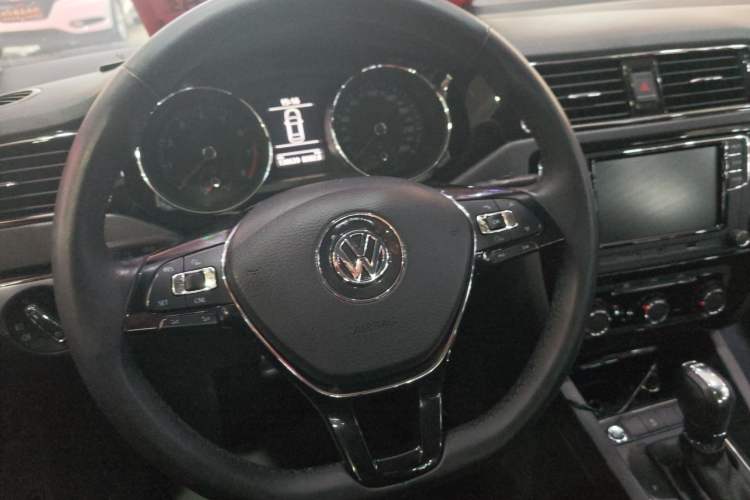 Used Volkswagen Sagitar 2018 280TSI DSG Comfort Model Steering Wheel