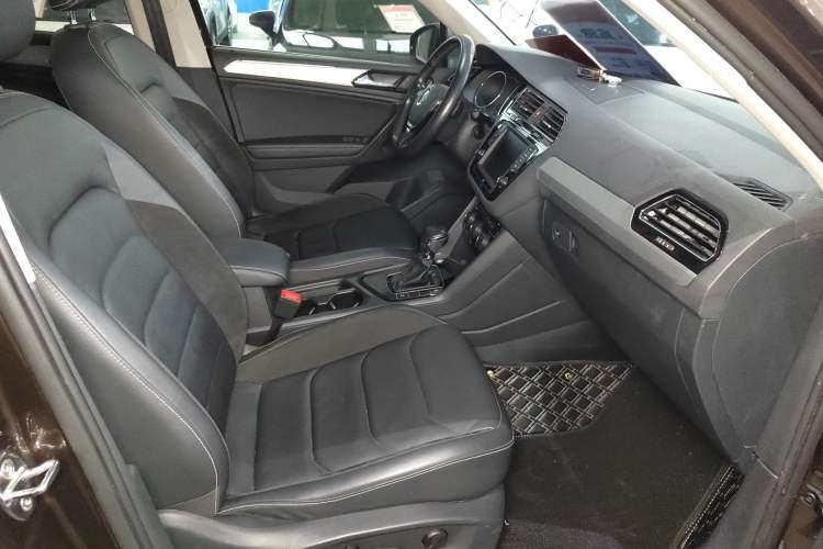 Used Volkswagen Tiguan L 2017 330TSI Automatic Two-Wheel Drive Luxury Edition