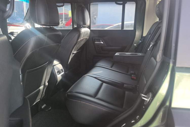 Used BAIC Off-Road BJ40 2018 40L 2.0T Manual Diesel Four-Wheel Drive Prestige Edition