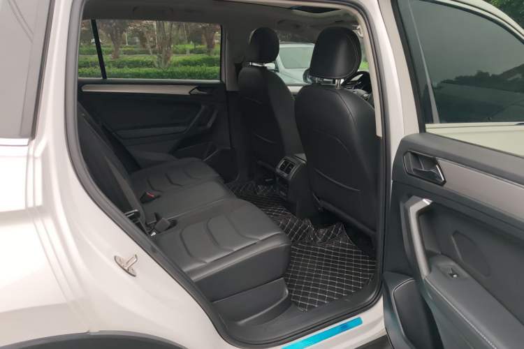 Used Volkswagen Tiguan L 2020 330TSI Automatic Two-Wheel Drive Smart Luxury Edition China VI Standard Interior 5