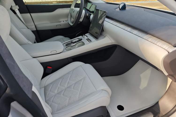 Used Nio ET7 2024 75 kWh Executive Signature Edition
