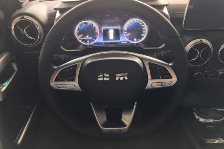 Used BAIC Off-Road BJ40 2023 2.0T Automatic Four-Wheel Drive Urban Hunter Edition Chivalrous Type Steering Wheel