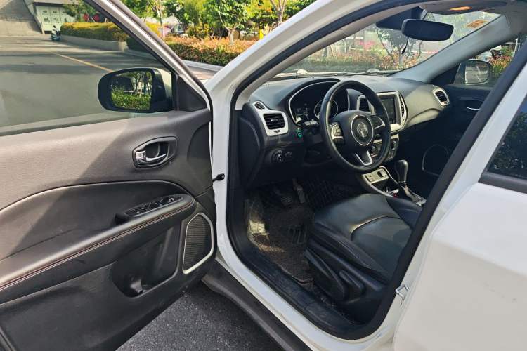 Used Jeep Compass 2019 200T Automatic Family Edition - Connected Large Screen Version