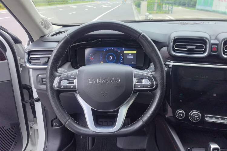 Used Lynk & Co 02 2018 1.5T DCT Two-Wheel Drive Pro Version China V Emission Standard
