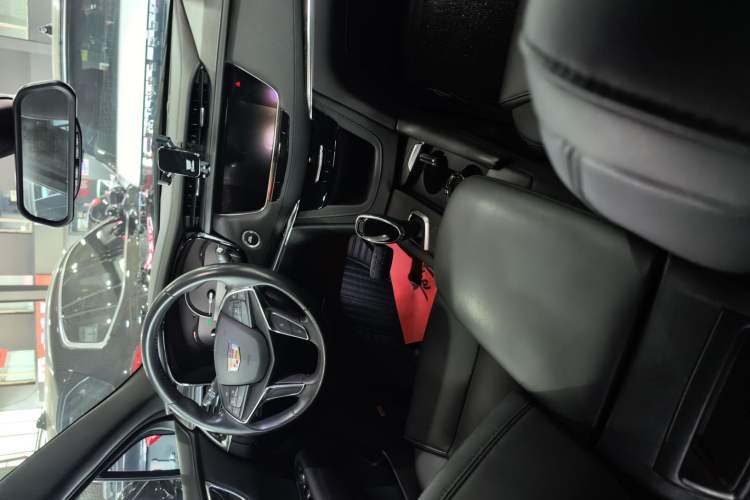 Used Cadillac XT5 2018 28E Four-Wheel Drive Tech Version