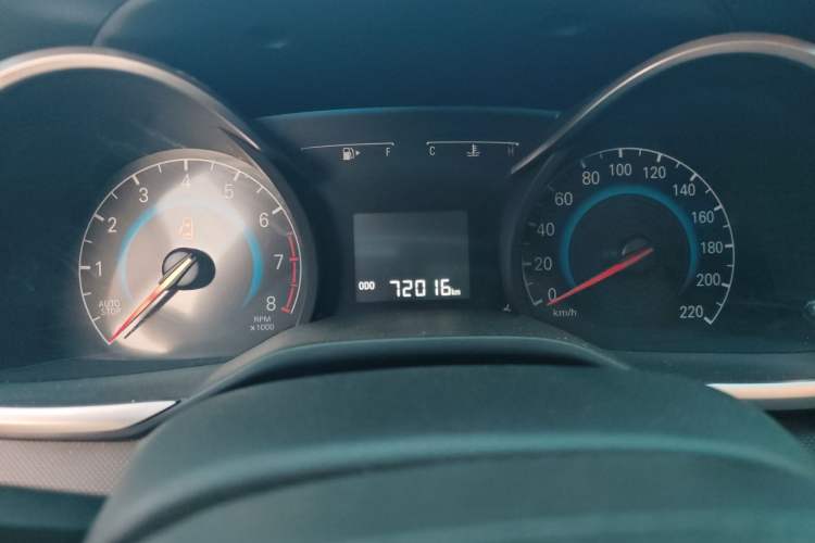 Used Chevrolet Cavalier 2019 320 Automatic Enjoyment with Sunroof Odometer Close Up