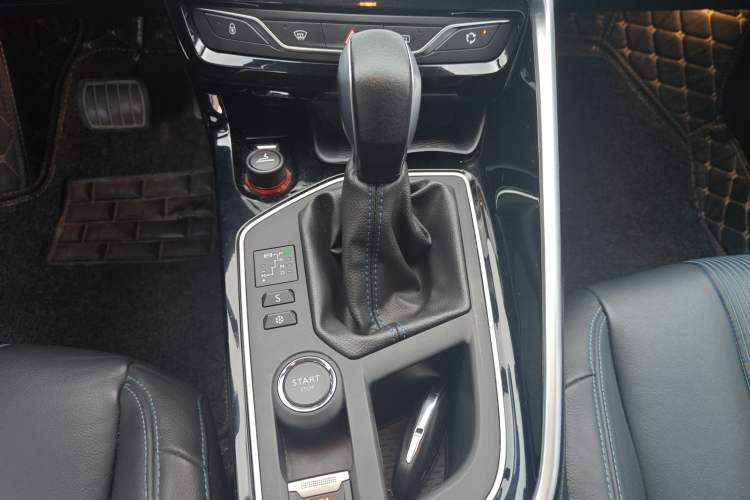 Used Peugeot 308 2018 350THP Automatic Prestige Edition Gear Lever