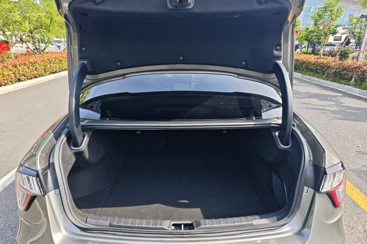 Used Lynk & Co 03 2022 2.0TD DCT JingPro Trunk