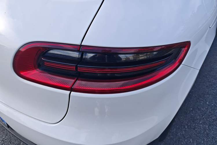 Used Porsche Macan 2014 Macan 2.0T Exterior 6