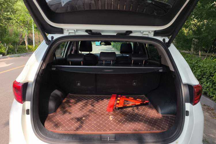 Used Kia KX5 2016 2.0L Automatic 2WD Premium Trunk