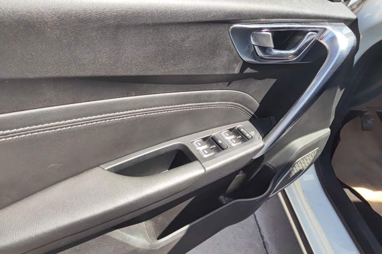 Used Geely Auto Vision X3 2019 Upgraded Model 1.5L Manual Elite Version