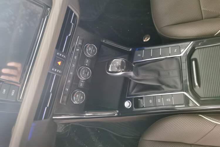 Used Volkswagen Passat 2019 330TSI Luxury Edition China V Standard