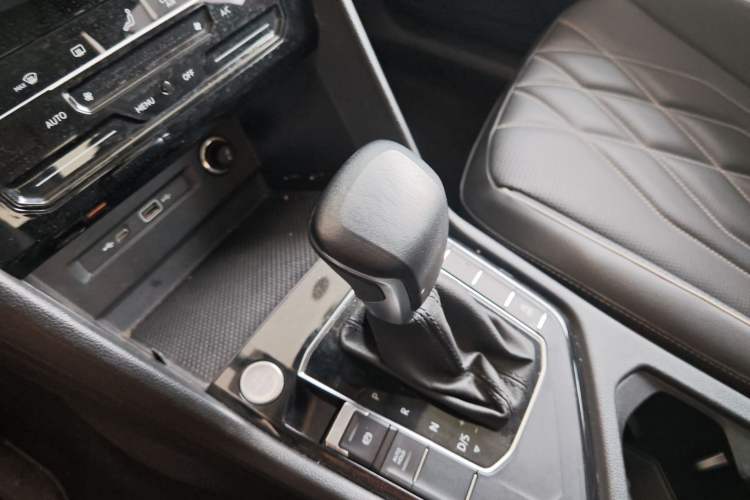 Used Volkswagen Tiguan L 2024 300TSI Automatic Two-Wheel Drive Smart Edition