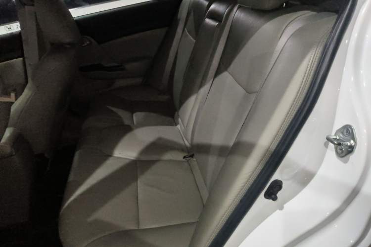 Used Honda Civic 2014 1.8L automatic comfort version
