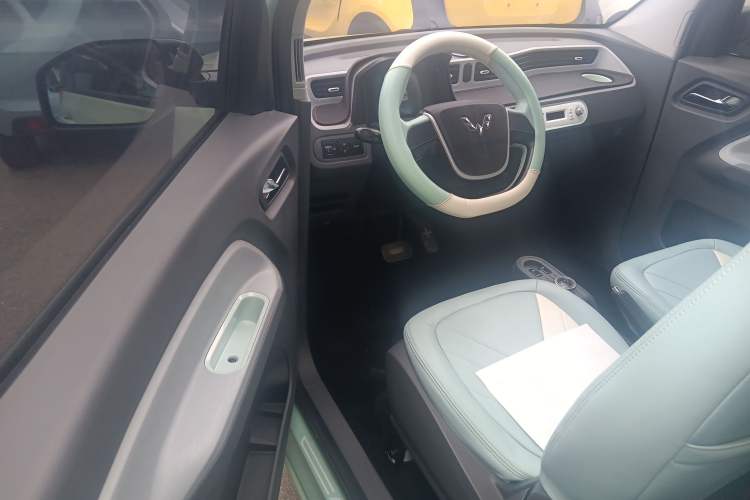 Used Wuling Hongguang MINIEV 2021 Macaron Fashion Model Lithium Iron Phosphate