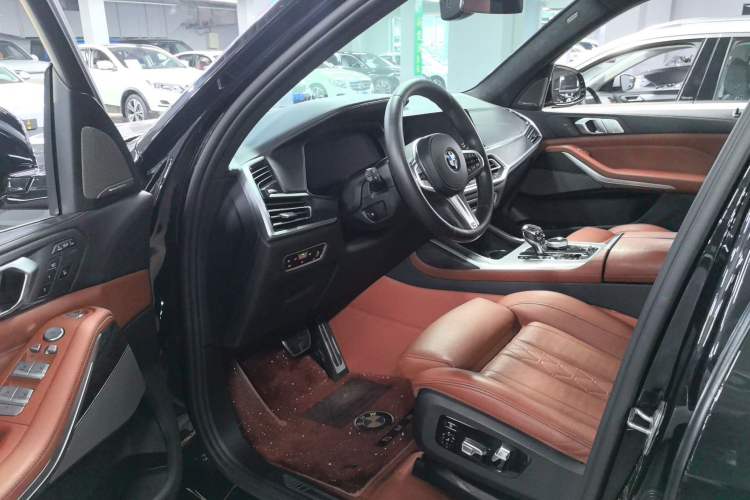 Used BMW X7 2021 xDrive40i Luxury M Sport Package
