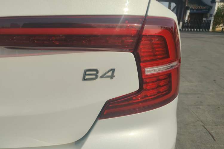 Used Volvo S60 2025 B4 Zhiyuan Luxury Edition