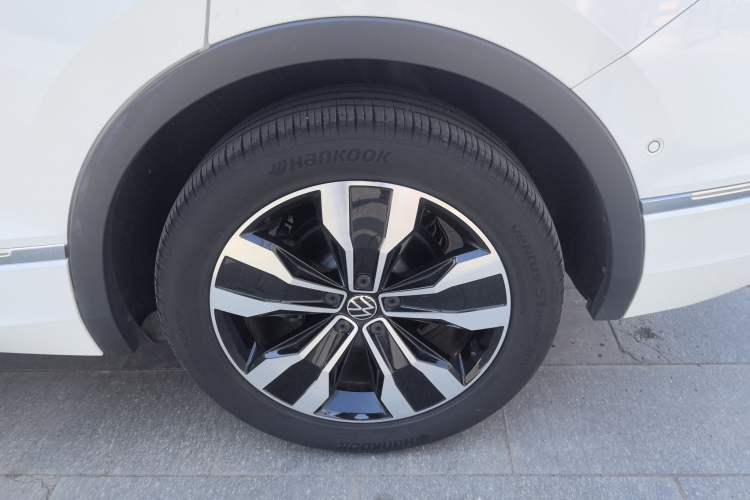 Used Volkswagen Tiguan L 2022 330TSI Automatic Two-Wheel Drive R-Line Enhanced Edition