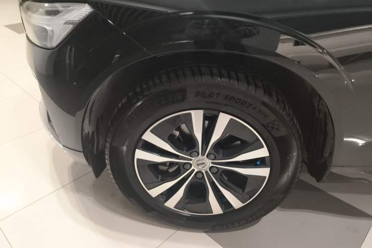 Used Volvo XC60 2024 B5 4x4 Smart Luxury Edition