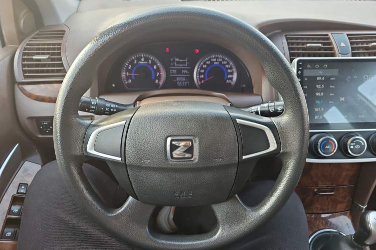 Used Zotye Z300 2016 New Vision 1.5L Manual Entry-Level Model