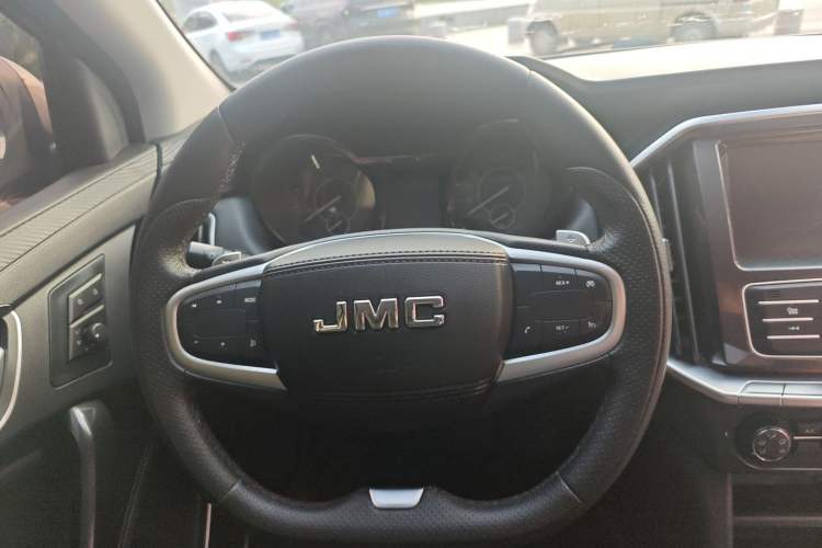 Used JMC Yuhu 7 2020 2.0T Diesel Automatic 2WD Comfort Plus Long Wheelbase China VI Emission Standard JX4D20A6L