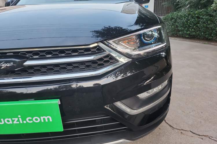 Used Zotye SR7 2016 1.5T CVT Cube Heart Edition China V Standard