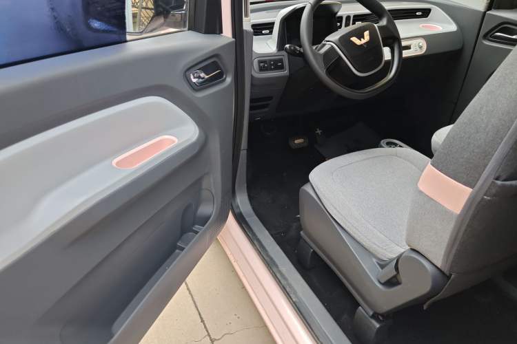 Used Wuling Hongguang MINIEV 2022 Macaron Premium Model – Lithium Iron Phosphate