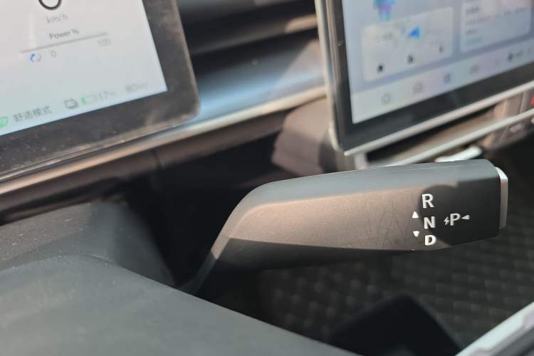 Used Venucia VX6 2024 520 Travel Edition
