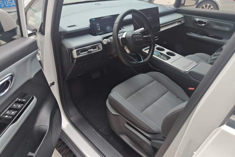 Used AION Y 2023 Younger