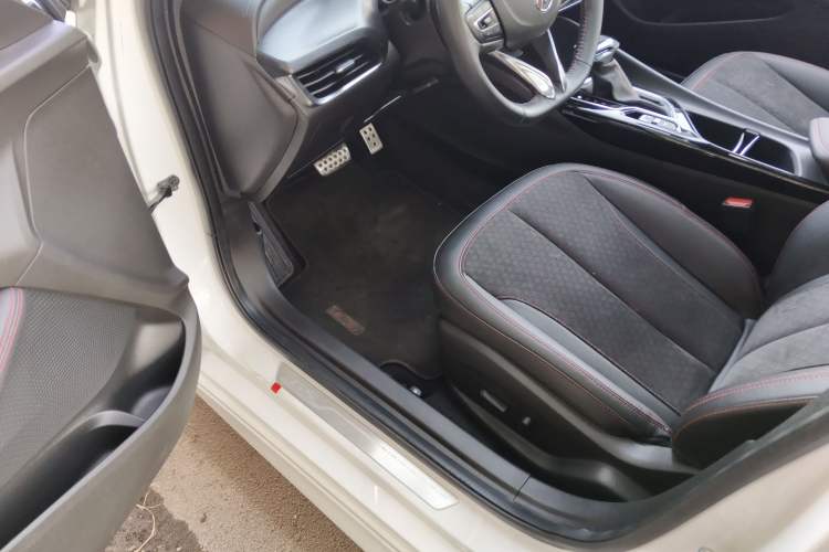 Used Buick Verano 2023 Pro GS Swift Edition Interior 8