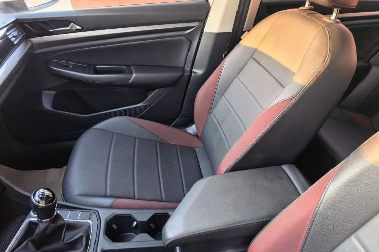 Used Volkswagen Bora 2019 1.5L Manual Comfort Version
