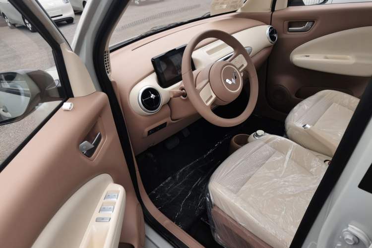 Used Wuling Hongguang MINIEV 2025 Four-Door Version Advanced Edition
