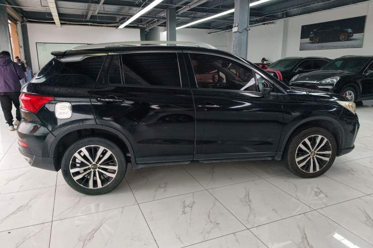 Used GAC Trumpchi GS4 2017 235T Automatic Two-Wheel Drive Luxury Smart Connectivity Version Exterior 6