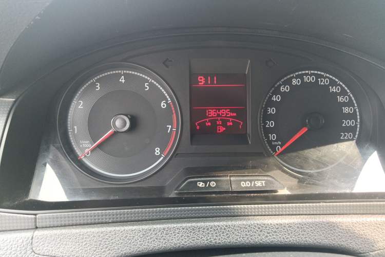 Used Volkswagen Santana 2016 1.6L Manual Fashion Edition Odometer Close Up