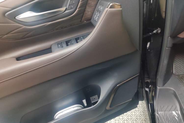 Used Toyota Alphard 2025 Dual-Motor 2.5L Premium Golden Edition
