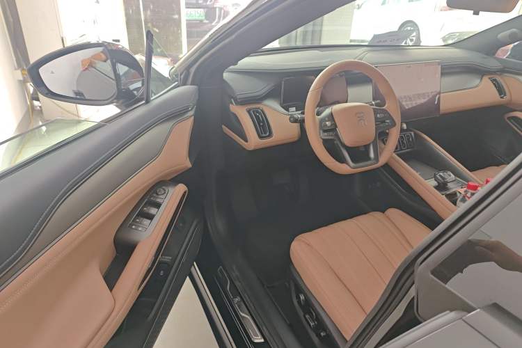 Used BYD Song L EV 2025 Intelligent Driving Version 550 km Excellence Edition Interior 2