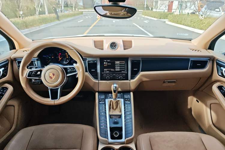 Used Porsche Macan 2014 Macan 2.0T Interior 2