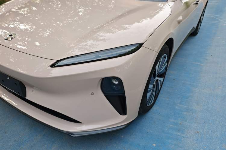 Used Nio ET5 2024 75 kWh Left Front Headlight