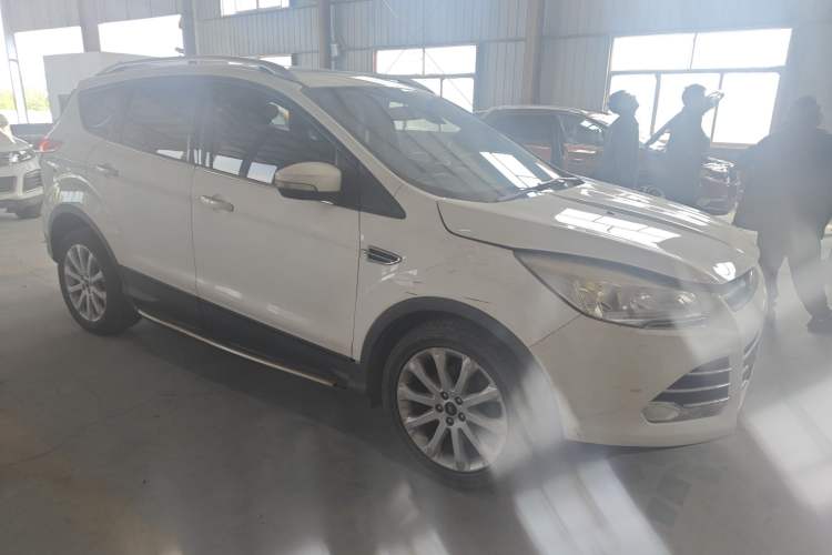 Used Ford Kuga 2015 1.5L GTDi Two-Wheel Drive Fashion Edition Exterior 2