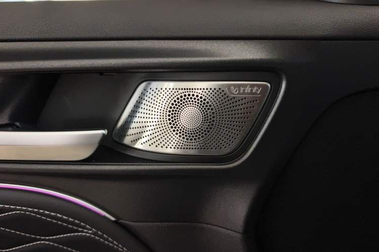 Used Tank 300 2021 City Edition 2.0T—Truly Stylish Interior 5