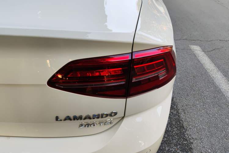 Used Volkswagen Lamando 2019 230TSI DSG Fashion Edition China VI
