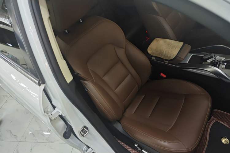 Used Geely Auto Emgrand X7 Sport 2016 1.8TD Automatic ZhiZun Version
