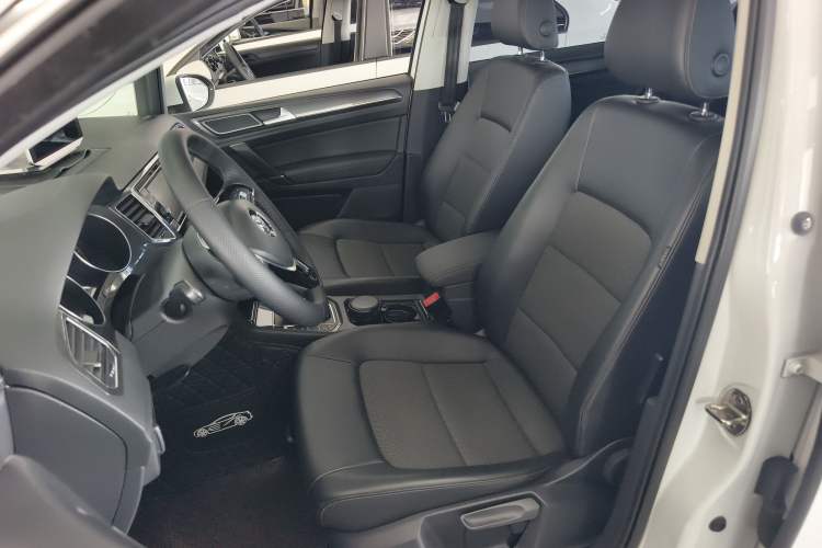 Used Volkswagen Golf Sportsvan 2016 230TSI Automatic Trend Edition