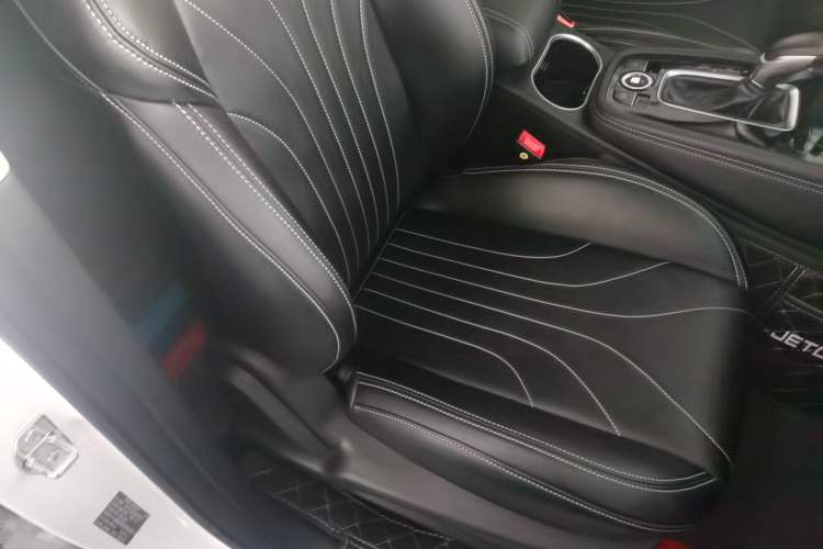 Used JETOUR X70M 2020 Revised Version 1.5T DCT Companion Edition 6 Seats