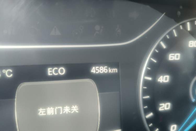 Used JMC Fushun 2025 2.0T 8AT Diesel Mid-Range Mid-Top Commercial Multi-Purpose 7-Seater Passenger Vehicle
