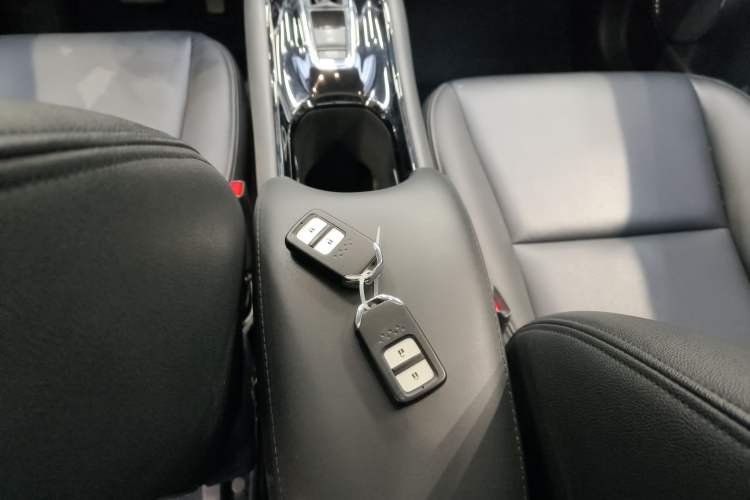 Used Honda Vezel 2015 1.8L CVT 2WD Luxury Model Interior 1